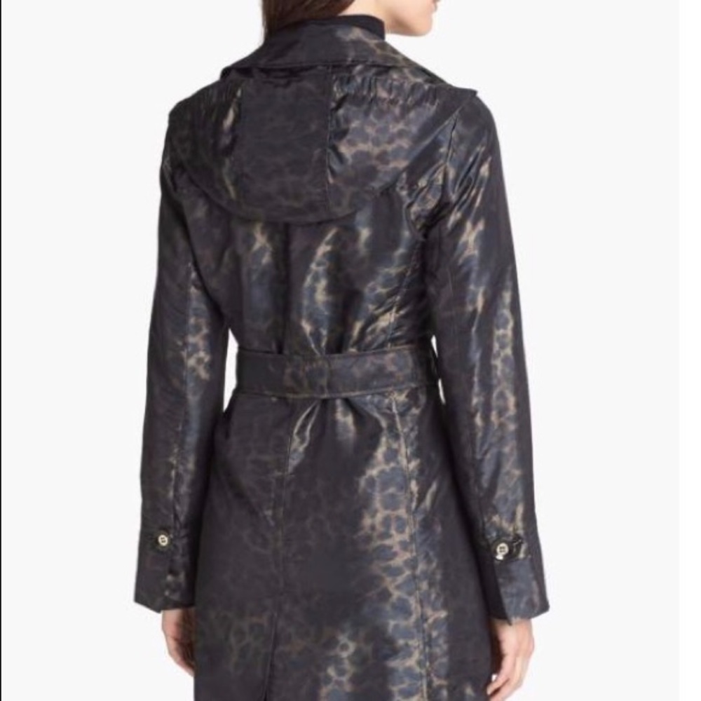 Ellen Tracy leopard printed belted trench coat, size Large - Picture 3 of 10